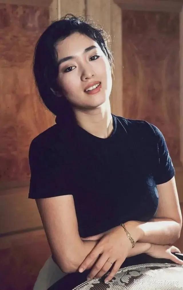 方臉適合的發(fā)型圖片女（大臉有點方到底適合長發(fā)還是短發(fā)）(13)