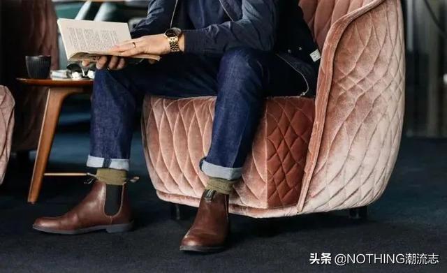 牛仔褲配什么鞋好看（寬松的牛仔褲配什么鞋子好）(13)