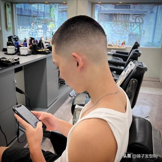 時尚潮男發(fā)型圖片大全（4種又帥又時尚的男士發(fā)型）(3)