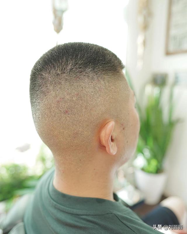 男生發(fā)型名稱大全（今年流行男發(fā)造型）(4)
