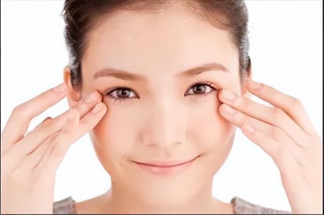 眼霜的正確使用方法（眼霜是什么時(shí)候用的正確使用方法）(3)
