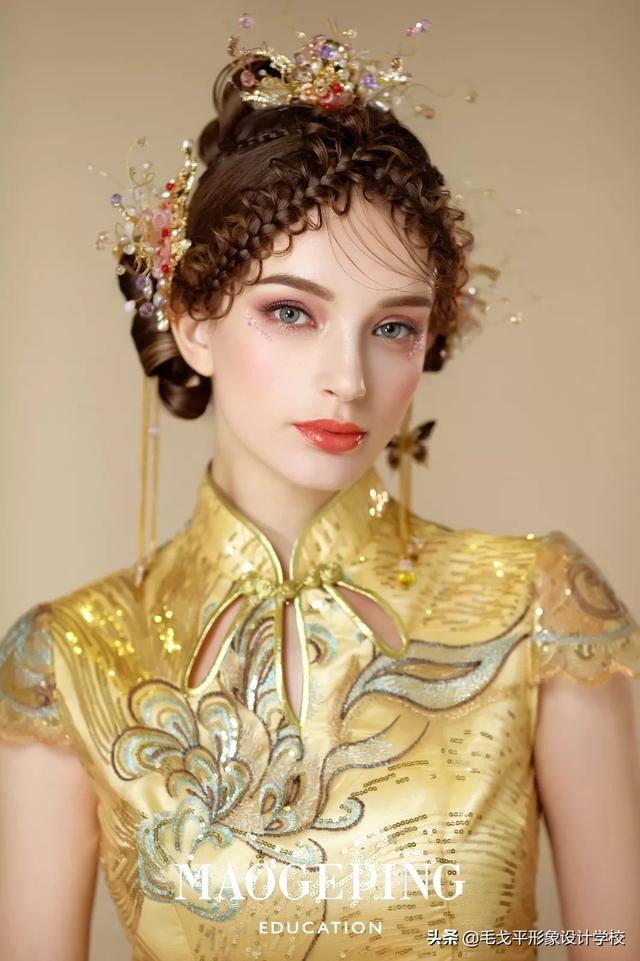 可愛(ài)新娘發(fā)型圖片（適合頭發(fā)多又長(zhǎng)的新娘中式發(fā)型）(2)