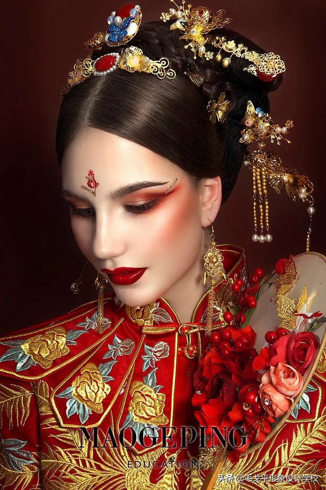可愛(ài)新娘發(fā)型圖片（適合頭發(fā)多又長(zhǎng)的新娘中式發(fā)型）(4)