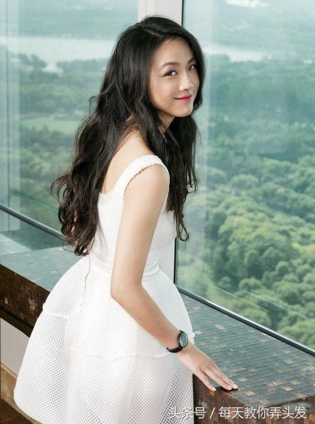 長發(fā)發(fā)型設(shè)計(jì)圖片（12款女生好看的長發(fā)發(fā)型設(shè)計(jì)）(6)