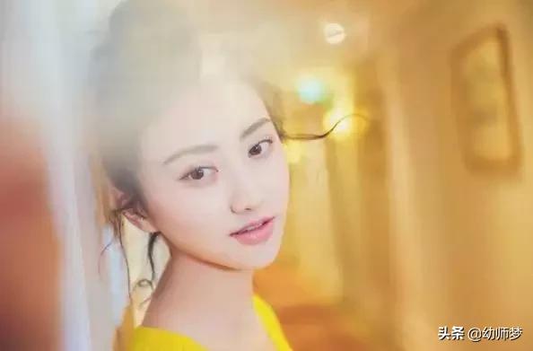 長發(fā)發(fā)型設計與臉型搭配（8款不挑臉型的長發(fā)發(fā)型）(3)