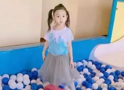 長發(fā)發(fā)型設計與臉型搭配（8款不挑臉型的長發(fā)發(fā)型）(12)