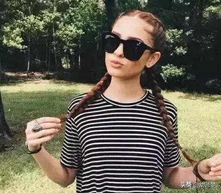 長發(fā)發(fā)型設計與臉型搭配（8款不挑臉型的長發(fā)發(fā)型）(21)