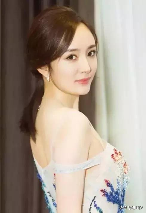 長發(fā)發(fā)型設計與臉型搭配（8款不挑臉型的長發(fā)發(fā)型）(23)