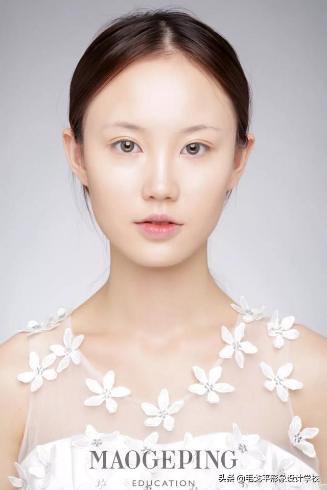 新娘化妝造型圖片（手把手教你打造甜美森系新娘造型）(5)