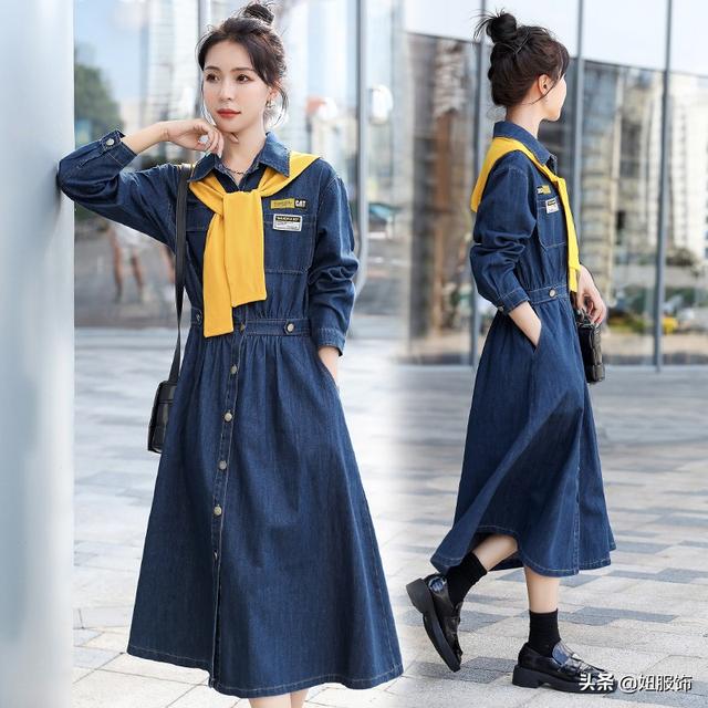 牛仔連衣裙搭配什么鞋子好看（牛仔連衣裙適合的秋冬穿搭）(4)