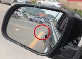 倒車入庫實用技巧圖解（倒車入庫6個關(guān)鍵步驟）(7)
