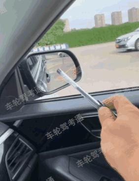 倒車入庫實用技巧圖解（倒車入庫6個關(guān)鍵步驟）(11)