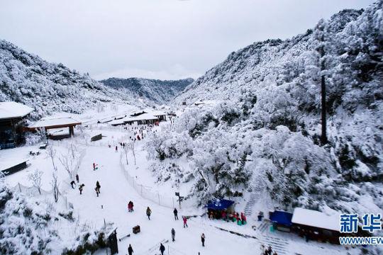 下雪的說說心情發(fā)朋友圈（冬暖大雪的心情說說朋友圈簡短）(1)