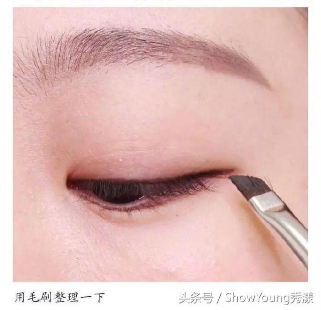 眼線膏怎么畫眼線（如何用眼線膏畫出超美的眼線）(12)