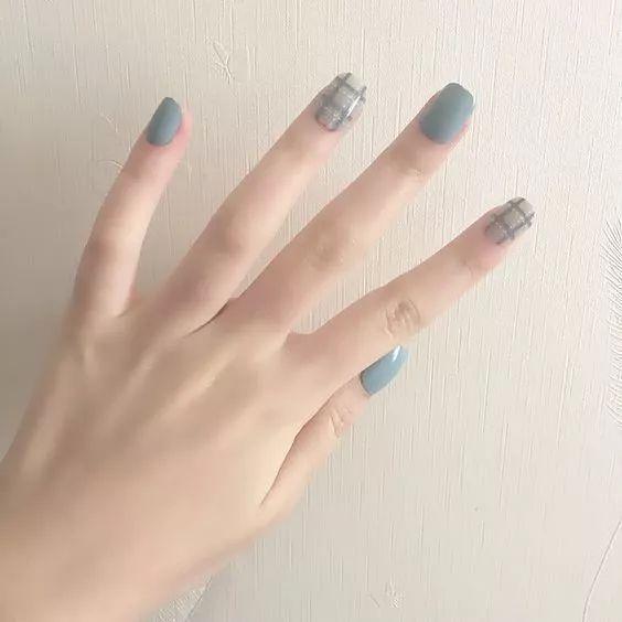 時尚美甲圖案大全（Ins人氣最高30款美甲收藏這一篇就夠了）(26)