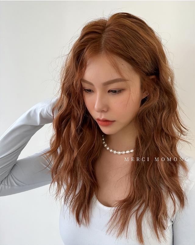 可愛卷發(fā)發(fā)型圖片女（2022羊毛卷燙發(fā)火了Q彈卷度超可愛）(7)