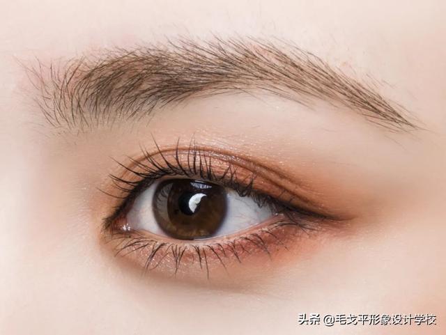 怎么畫眼影 初學者淡妝（這才是真正適合你的眼影畫法）(3)
