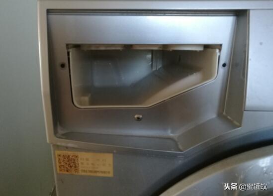 海爾洗衣機怎么清理臟東西（只要一招就可以徹底清潔洗衣機）(8)