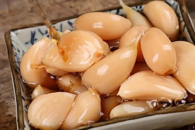腌制糖蒜的正確方法（正宗糖蒜怎么腌不放鹽只放糖）(5)