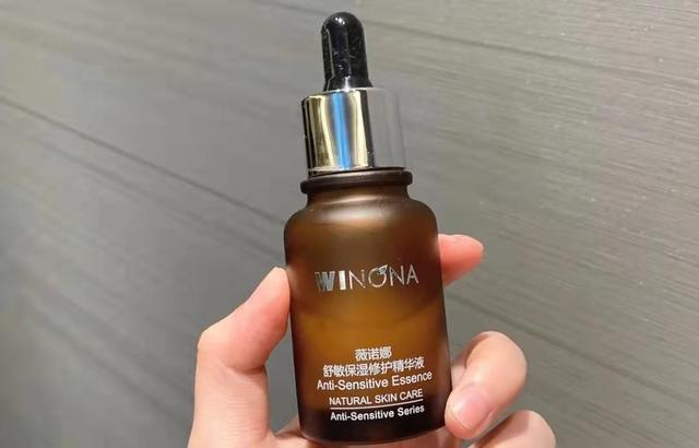 什么牌子的精華液好（公認(rèn)好用的5款大牌精華液）(9)