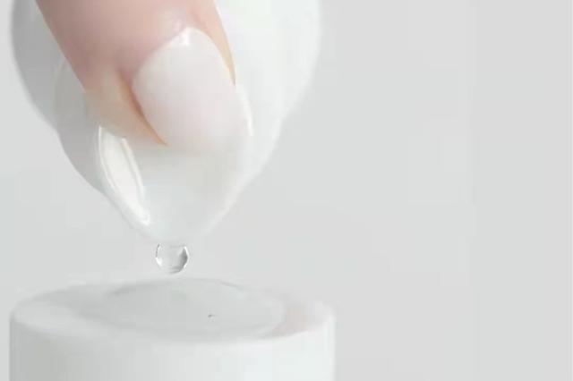 什么牌子的精華液好（公認(rèn)好用的5款大牌精華液）(13)