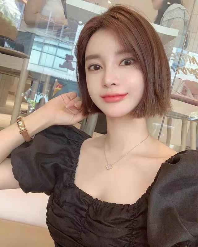 可愛短發(fā)發(fā)型圖片（最新流行短發(fā)鋸齒劉海露耳波波頭）(2)