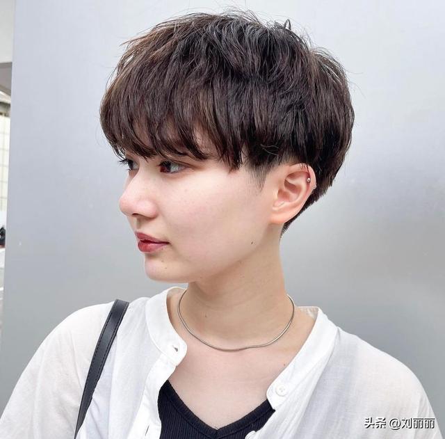 短發(fā)波波頭圖片（小臉型適合哪種短發(fā)波波頭）(8)