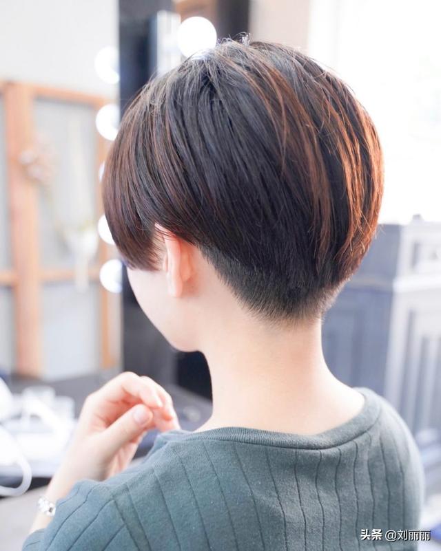 短發(fā)波波頭圖片（小臉型適合哪種短發(fā)波波頭）(9)
