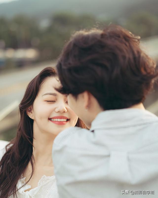 情侶姿勢(shì)大全拍照（情侶怎么拍照片擺姿勢(shì)好看）(3)
