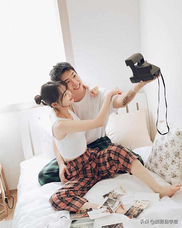 情侶姿勢(shì)大全拍照（情侶怎么拍照片擺姿勢(shì)好看）(6)