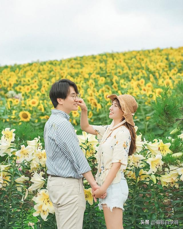 情侶姿勢(shì)大全拍照（情侶怎么拍照片擺姿勢(shì)好看）(10)