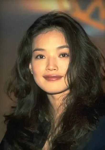 方臉發(fā)型設(shè)計(jì)女（方臉女生的短發(fā)減齡發(fā)型）(3)