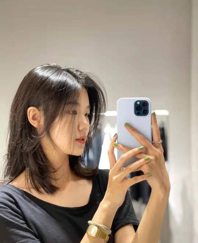 方臉發(fā)型設(shè)計(jì)女（方臉女生的短發(fā)減齡發(fā)型）(5)