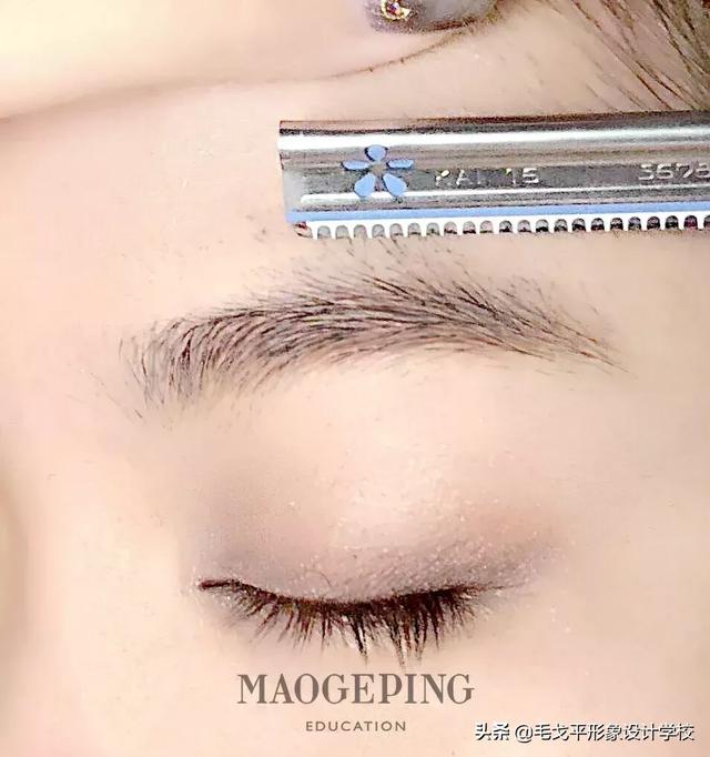 如何修眉毛 初學(xué)者（從修眉到畫眉詳細(xì)的畫眉教程實用）(2)