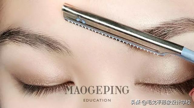 如何修眉毛 初學(xué)者（從修眉到畫眉詳細(xì)的畫眉教程實用）(4)