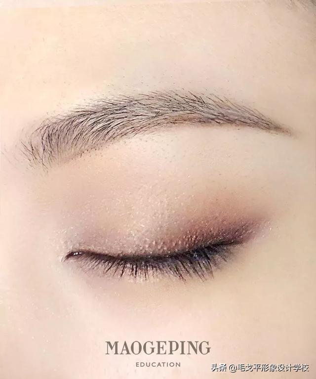 如何修眉毛 初學(xué)者（從修眉到畫眉詳細(xì)的畫眉教程實用）(6)