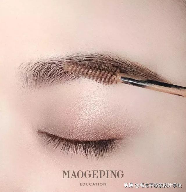 如何修眉毛 初學(xué)者（從修眉到畫眉詳細(xì)的畫眉教程實用）(12)