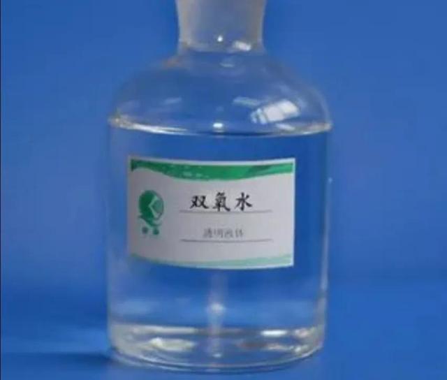 白羽絨服怎么洗（專業(yè)人士教你羽絨服正確清洗方法）(8)
