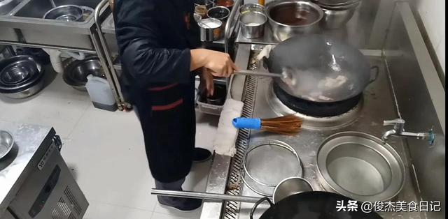 鯰魚圖片怎么做好吃（鯰魚最好吃最正確的做法）(11)