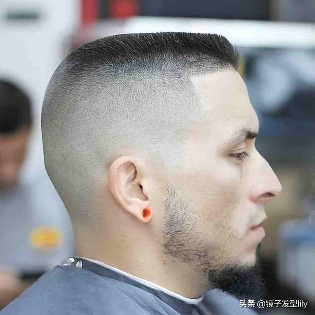 男短發(fā)發(fā)型設(shè)計(jì)（男士發(fā)型兩邊鏟還是兩邊剪短）(1)