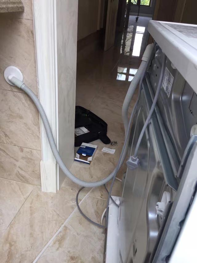 洗衣機上排水和下排水的區(qū)別（洗衣機是買上排水好還是下排水好）(4)