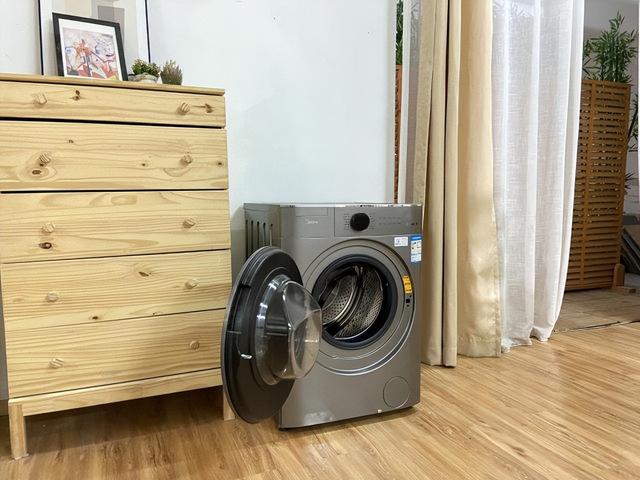 洗衣機(jī)下面漏水了是哪里壞了（洗衣機(jī)漏水原因和維修方法）(1)
