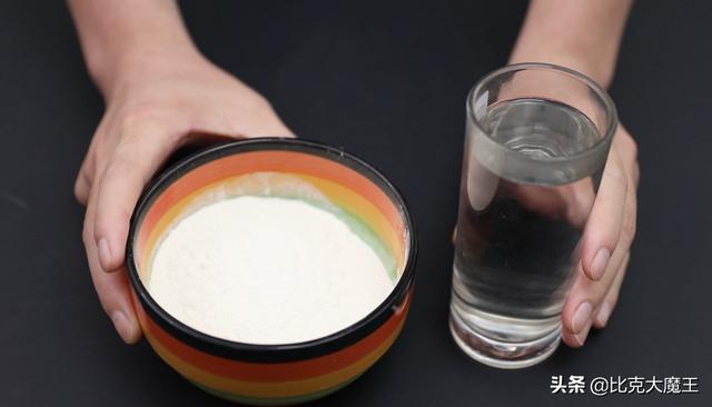 去油煙機(jī)油污最有效小妙招（油煙機(jī)油污怎么快速清除）(2)