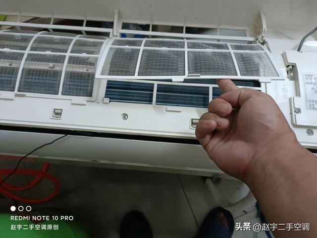 空調(diào)顯示塵滿怎么處理（空調(diào)顯示塵滿去除簡單方法）(2)