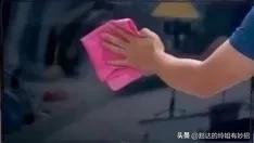 電視屏幕用什么擦比較干凈（清除液晶電視屏幕灰塵的方法）(1)