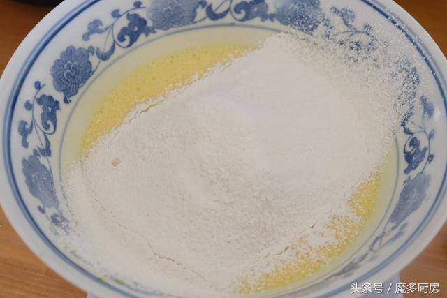 電飯鍋怎樣制作蛋糕（電飯煲里做蛋糕最簡(jiǎn)單的方式）(6)