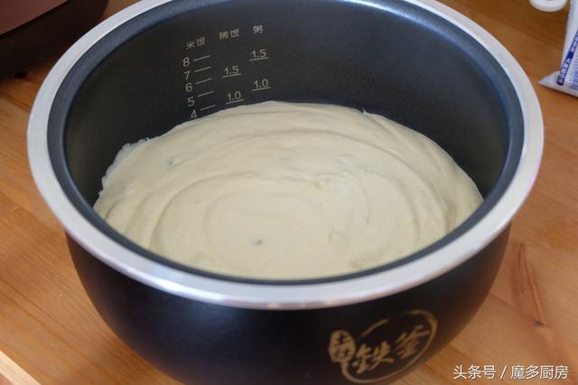 電飯鍋怎樣制作蛋糕（電飯煲里做蛋糕最簡(jiǎn)單的方式）(13)
