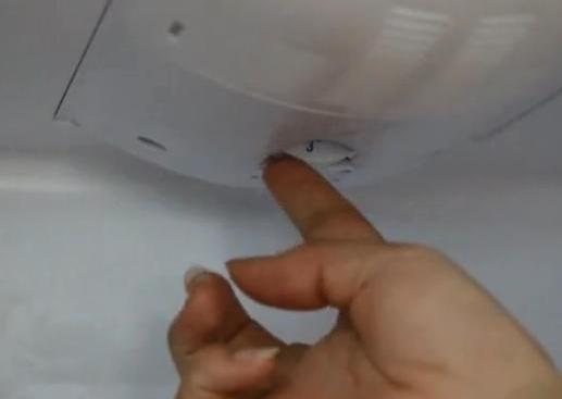 冰箱怎么樣才能快速除冰（家用冰箱除冰的最佳方法）(2)