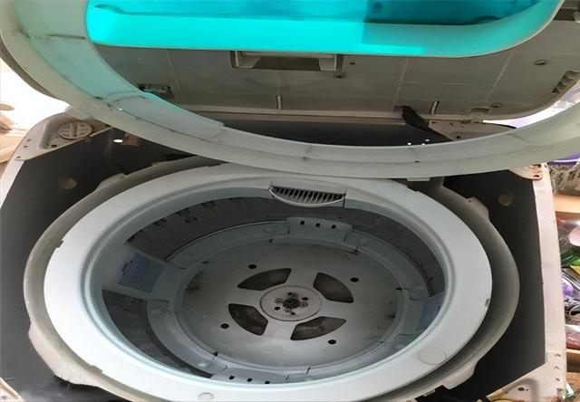 波輪洗衣機怎么清理里面的臟東西（波輪洗衣機徹底清潔攻略）(9)