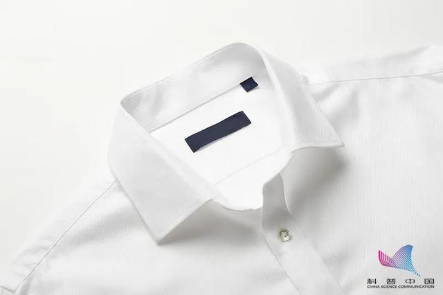 白衣服發(fā)黃洗白簡單有效方法（教你一招洗完和新的一樣）(2)